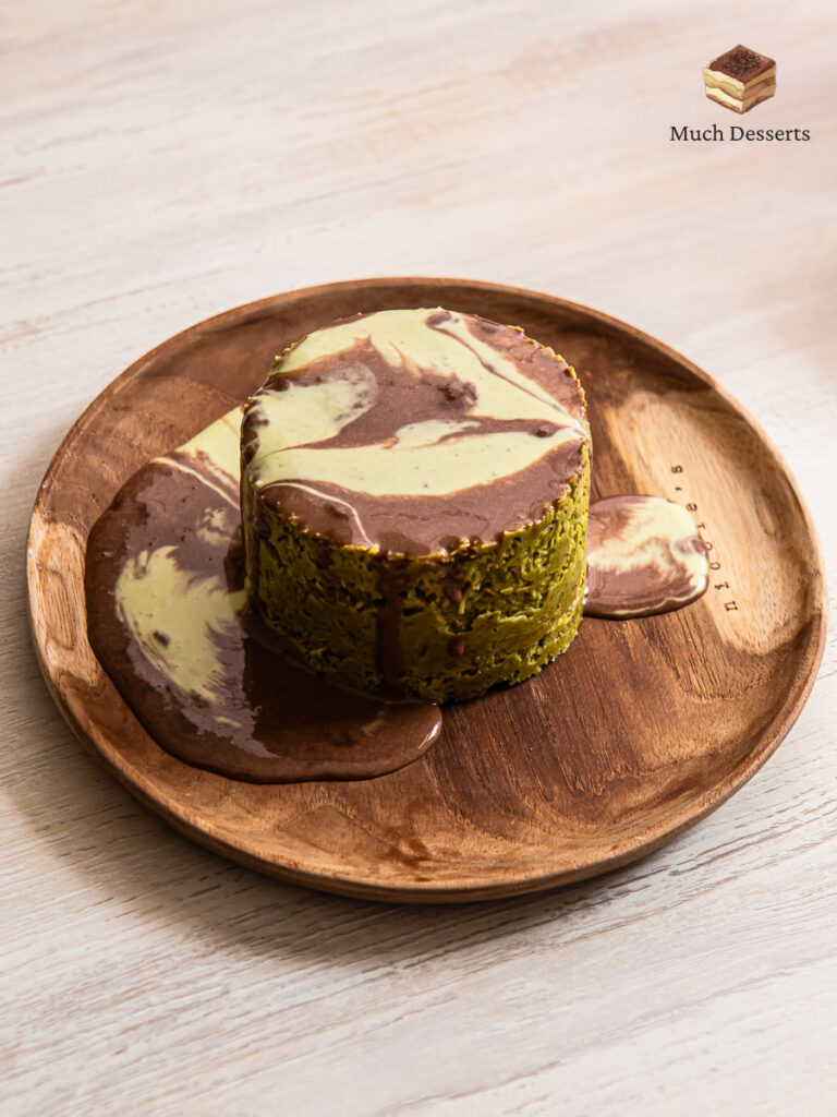 Dubai Pistachio Cheese Bomb is a dessert that combines the softness of cheese and the deliciousness of pistachios. 