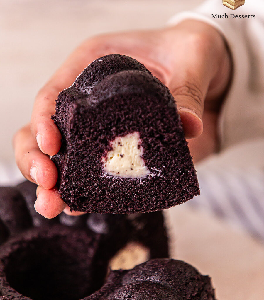 If you think steamed black glutinous rice cake is just a plain and boring dessert, think again! A must-try twist on tradition!